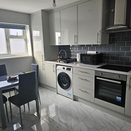 Potters Hideout- 2 Bedroom 2 Bathroom Apartment Watford  Zewnętrze zdjęcie